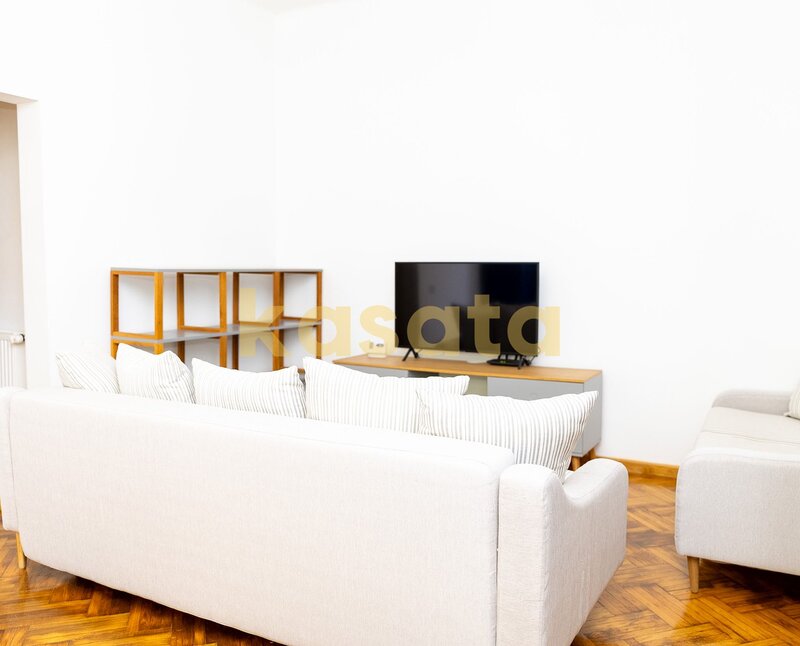Popa Nan apart 2 camere 80mp  in vila lux renovat fara risc   boxa
