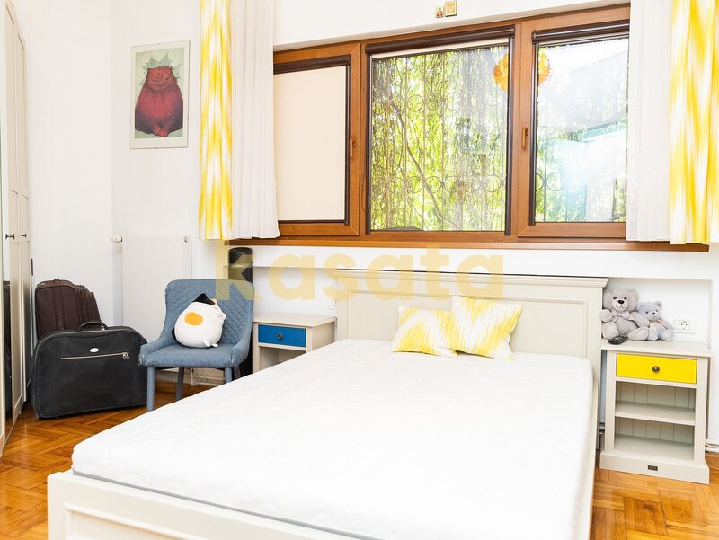 Popa Nan apart 2 camere 80mp  in vila lux renovat fara risc   boxa